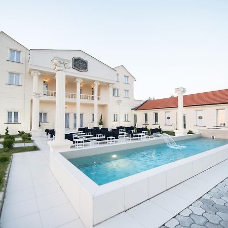 Villa Palace Novi Sad Luaran gambar